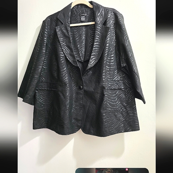 T Milano Black Zebra Skin 2 Piece Suit size 22W - Picture 2 of 16